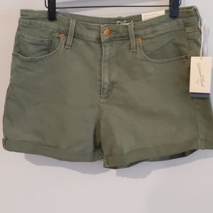 NWT Universal Thread High Rise Midi Shorts